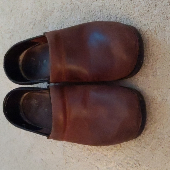 Shoes - Picture 1 of 3